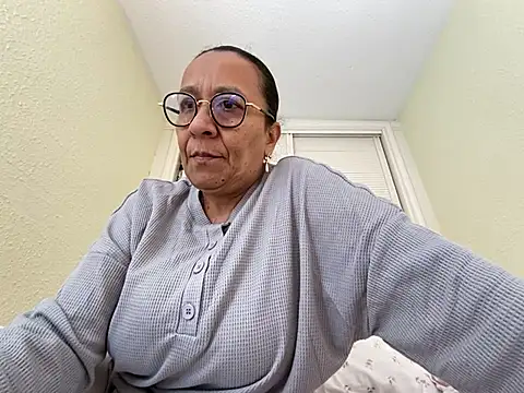 Snapshot of sweeviolet chatting on 02.22.25 sweeviolet online show from 02.22.25