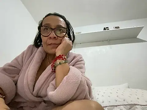 Snapshot of sweeviolet chatting on 02.23.26 sweeviolet online show from 02.23.26