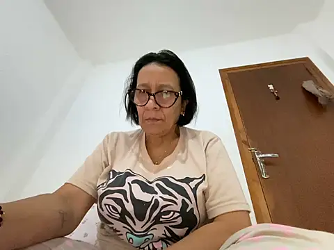 sweeviolet online show from 04.02.26