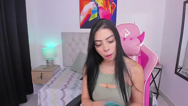 Snapshot of KristalFoxx chatting on 10.08.25 KristalFoxx online show from 10.08.25