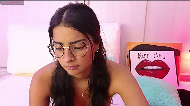 Snapshot of Yues050600 chatting on 01.17.25 Yues050600 online show from 01.17.25