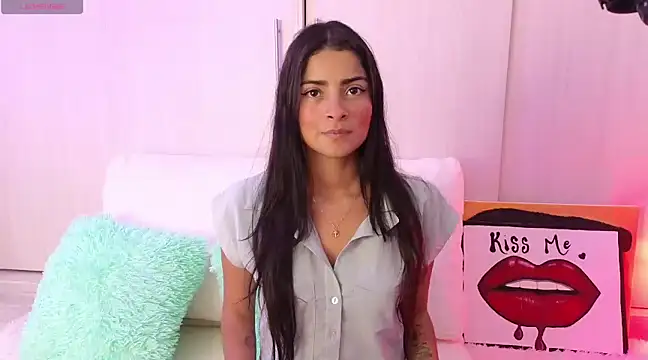 Snapshot of Yues050600 chatting on 01.23.25 Yues050600 online show from 01.23.25