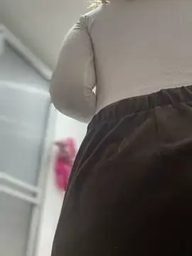 Mila Morgan online show from 01.10.25