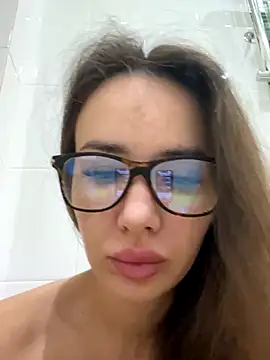 Snapshot of TeenieM chatting on 10.10.25 TeenieM online show from 10.10.25