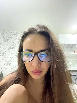 TeenieM online show from 12.15.25