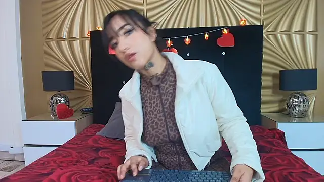 emmily keller19 online show from 02.05.26