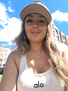 lauramcdowell1 online show from 01.23.25