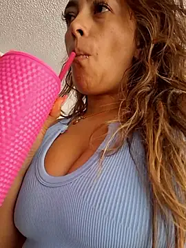 lauramcdowell1 online show from 01.11.26