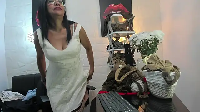 miss lucero1 online show from 03.08.25