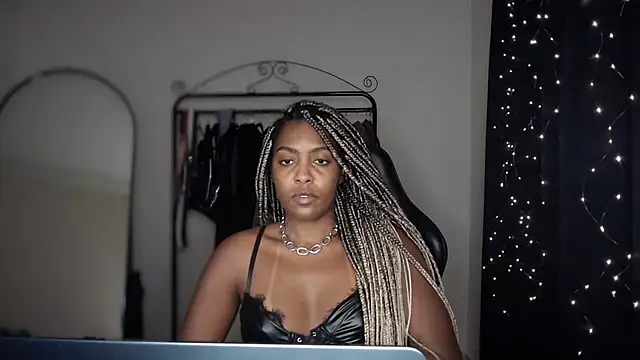 Snapshot of marisilva_br chatting on 10.01.25 marisilva br online show from 10.01.25