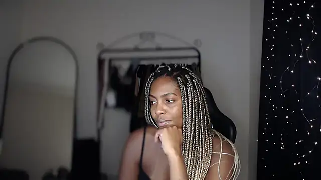 Snapshot of marisilva_br chatting on 10.06.25 marisilva br online show from 10.06.25