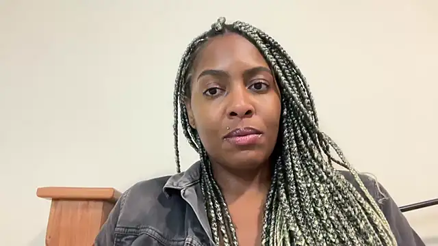 Snapshot of marisilva_br chatting on 10.20.25 marisilva br online show from 10.20.25