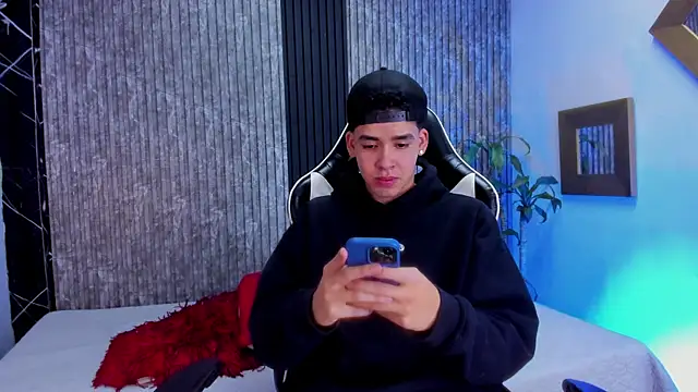 Mike 0233  online show from 10.01.25