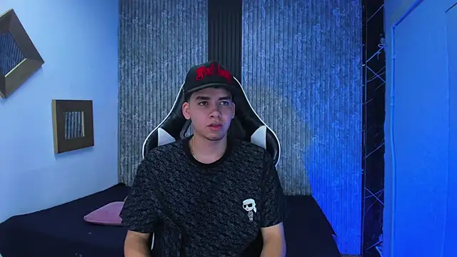 Mike 0233  online show from 12.21.25