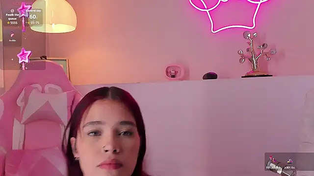 Snapshot of violeth_hill chatting on 10.22.25 violeth hill online show from 10.22.25