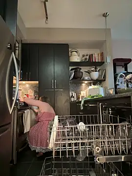 GingerSnap33 online show from 04.18.26