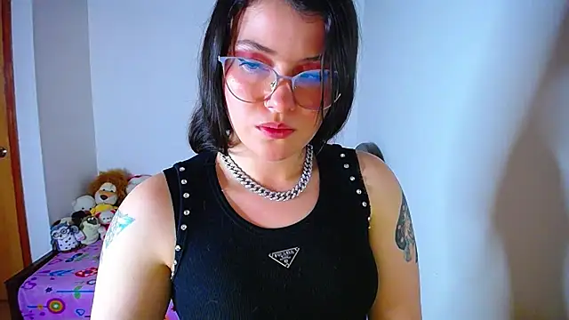 Snapshot of juli05star20 chatting on 10.05.25 juli05star20 online show from 10.05.25