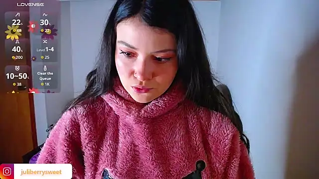 Snapshot of juli05star20 chatting on 10.12.25 juli05star20 online show from 10.12.25