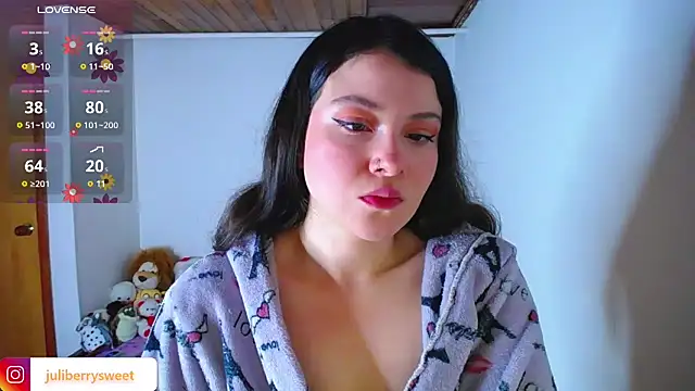 Snapshot of juli05star20 chatting on 10.18.25 juli05star20 online show from 10.18.25