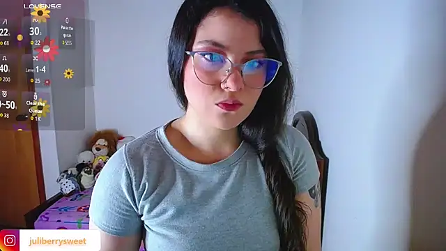 Snapshot of juli05star20 chatting on 10.21.25 juli05star20 online show from 10.21.25