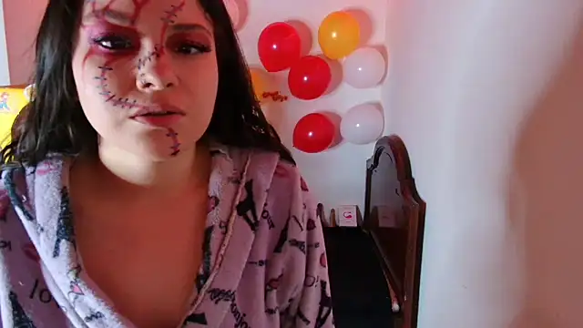 Snapshot of juli05star20 chatting on 10.31.25 juli05star20 online show from 10.31.25