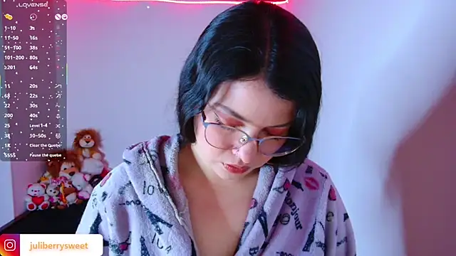 Snapshot of juli05star20 chatting on 11.09.25 juli05star20 online show from 11.09.25