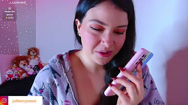 Snapshot of juli05star20 chatting on 11.13.25 juli05star20 online show from 11.13.25