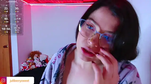 Snapshot of juli05star20 chatting on 11.14.25 juli05star20 online show from 11.14.25