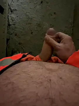 Snapshot of thestringer chatting on 10.22.25 thestringer online show from 10.22.25