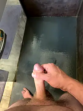 Snapshot of thestringer chatting on 10.30.25 thestringer online show from 10.30.25