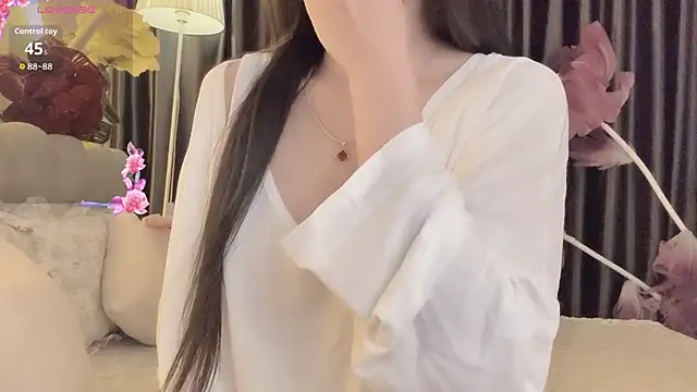 Snapshot of Nacy-Moonlight chatting on 11.28.25 Nacy-Moonlight online show from 11.28.25