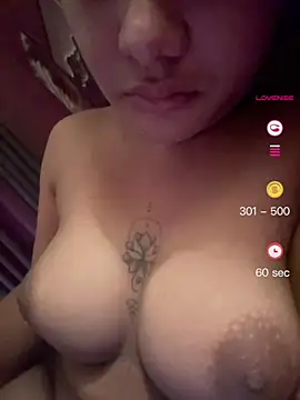 Snapshot of NatalyaFox chatting on 06.14.26 NatalyaFox online show from 06.14.26