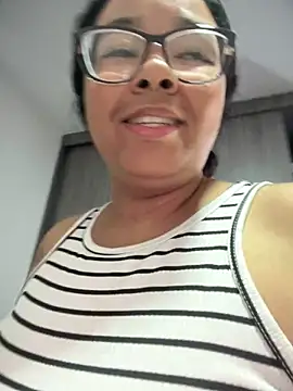 XMara online show from 10.15.25