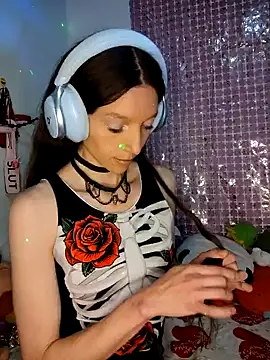 Lucy cole online show from 01.12.25