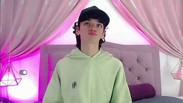 SexyJuliii21 online show from 02.28.25
