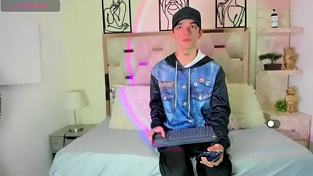 SexyJuliii21 online show from 09.28.25