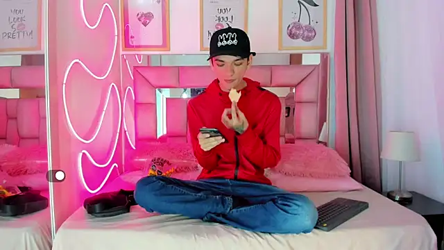 SexyJuliii21 online show from 10.11.25