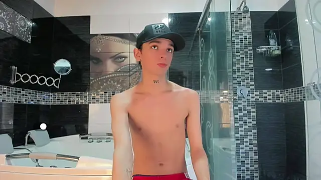 SexyJuliii21 online show from 10.26.25