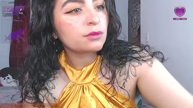 Snapshot of Marci_owo chatting on 11.15.25 Marci owo online show from 11.15.25