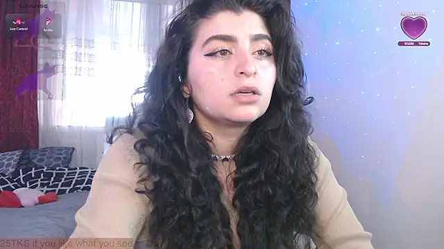 Snapshot of Marci_owo chatting on 11.20.25 Marci owo online show from 11.20.25