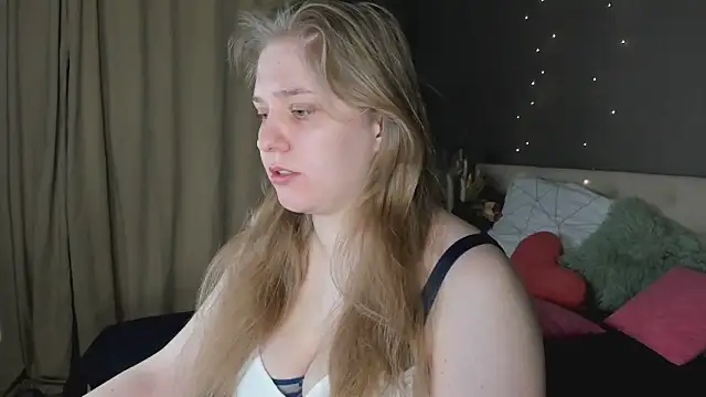 Megan Violer online show from 04.16.26