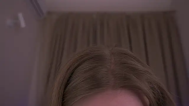 Snapshot of LylaYeess chatting on 03.10.25 LylaYeess online show from 03.10.25