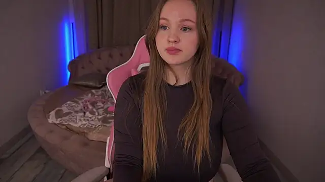 Snapshot of LylaYeess chatting on 03.15.25 LylaYeess online show from 03.15.25