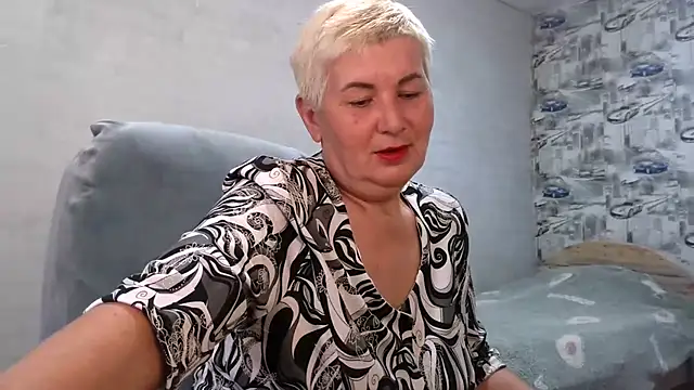 NicoleOlla online show from 09.29.25