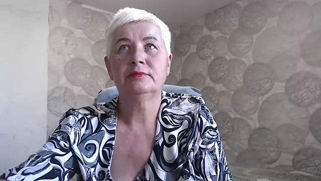 NicoleOlla online show from 10.17.25