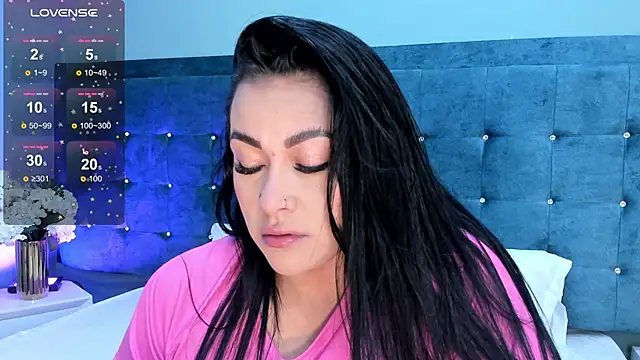 Miss Ambeer online show from 02.26.25