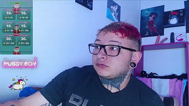 Snapshot of princeFtm chatting on 01.04.25 princeFtm online show from 01.04.25