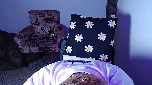 Snapshot of princeFtm chatting on 02.24.25 princeFtm online show from 02.24.25