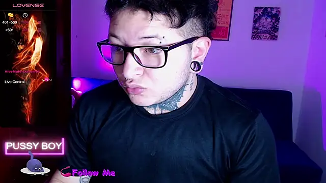 Snapshot of princeFtm chatting on 09.18.25 princeFtm online show from 09.18.25