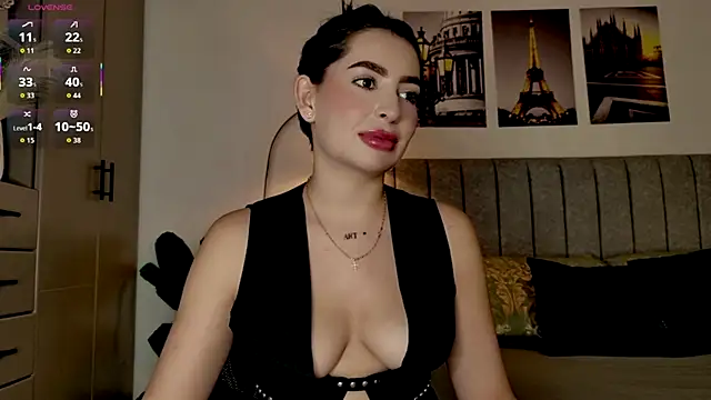 Snapshot of caralella chatting on 06.12.26 caralella online show from 06.12.26